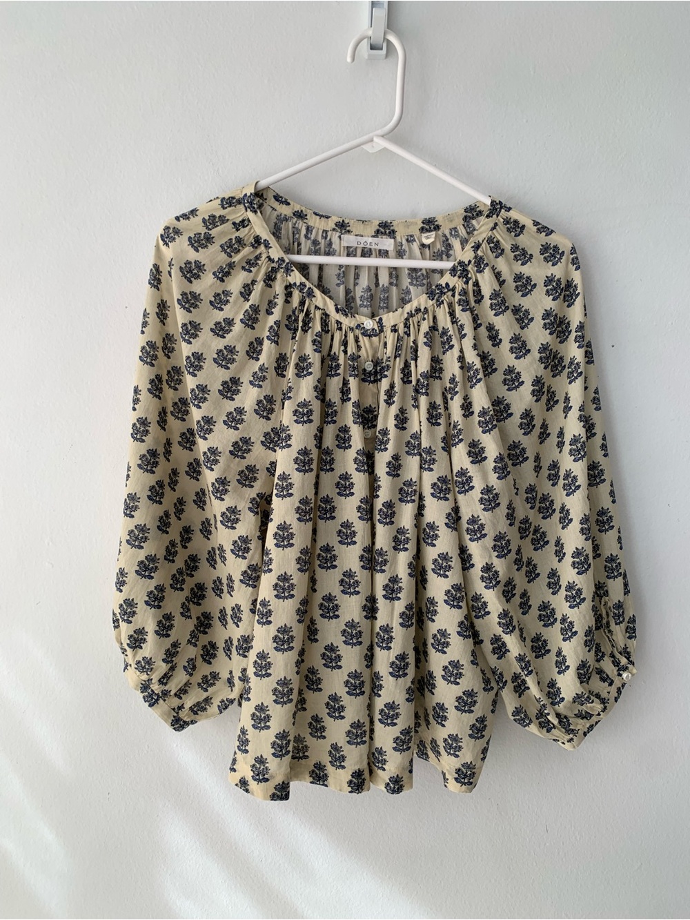 Doen Jiana Cotton Crewneck Button 3/4 Long Sleeve Blouse Top Ivory Meadow Floral